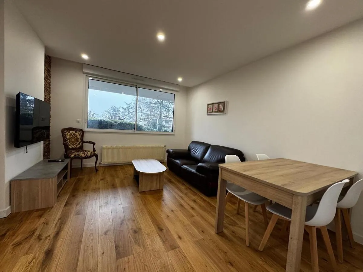 Apartment Charmant 2 Chambres Et Spacieux Sainte-Foy-les-Lyon